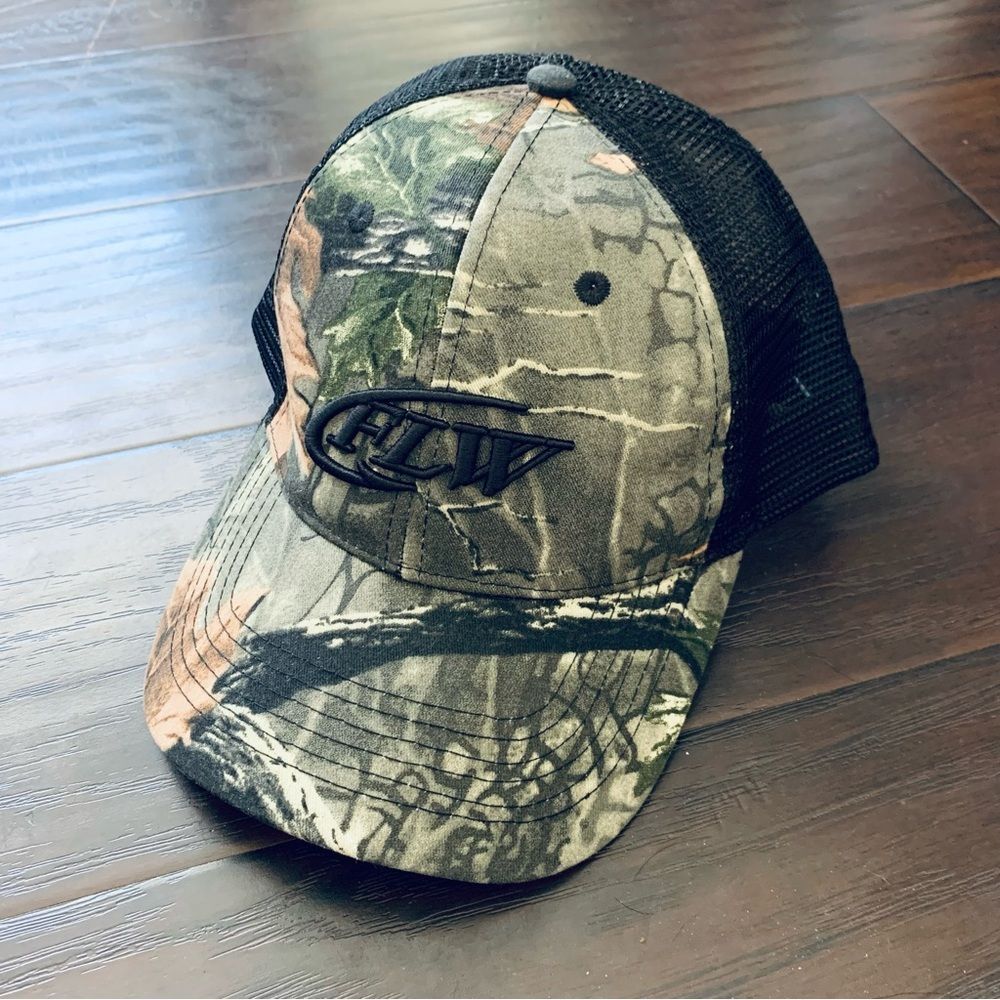 NWOT Men's FLW Bass Fishing Camo Print Baseball Trucker Hat